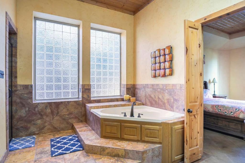 Texas Ranch House With 5 Bedroom And Fish Pond Dallas Luaran gambar
